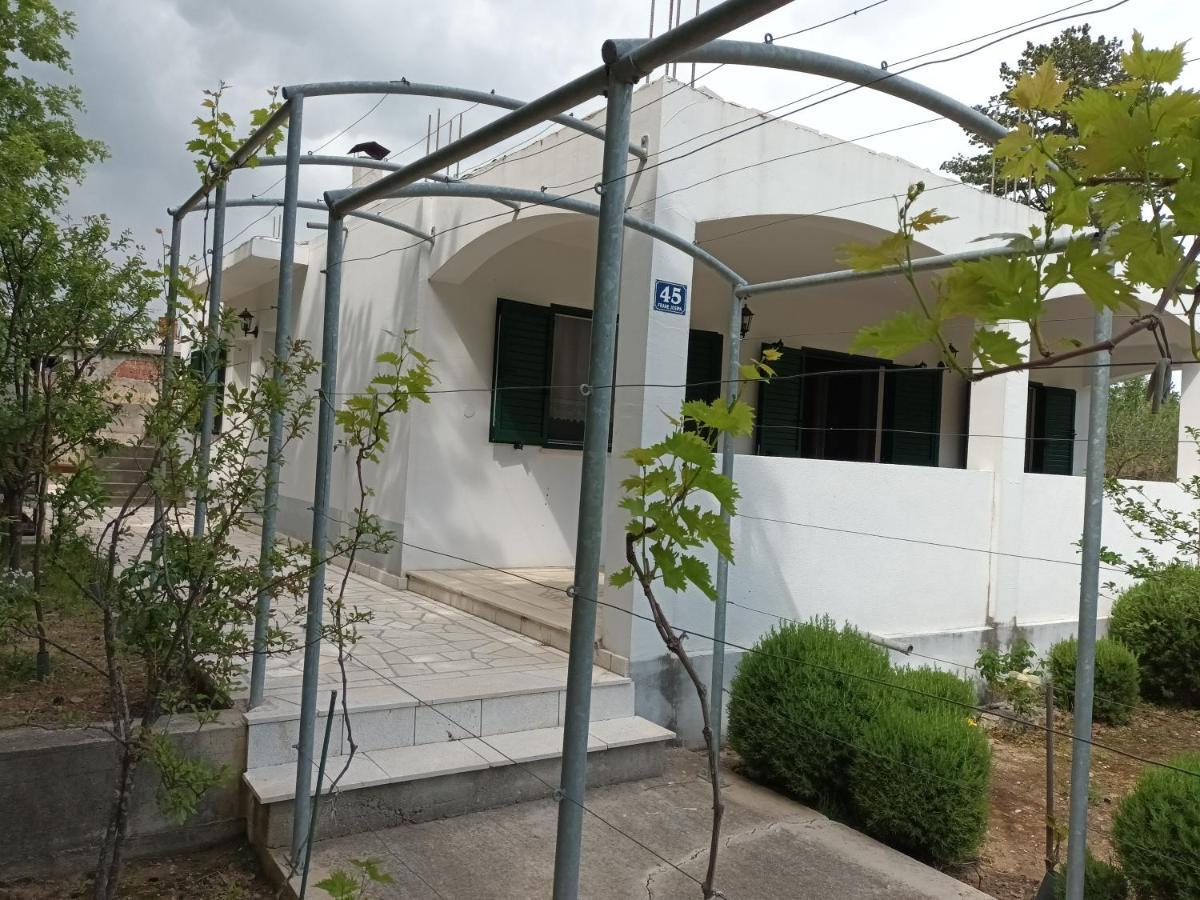 Kuca Za Odmor Maka Villa Kucice ภายนอก รูปภาพ